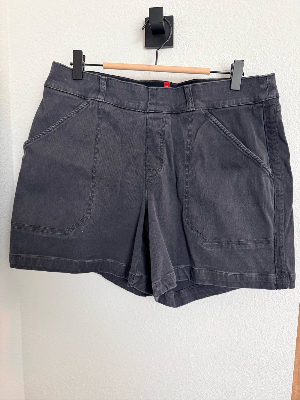 Spanx Shorts, Sz. L, Charcoal